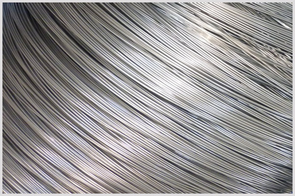 Galvanized low carbon steel wire